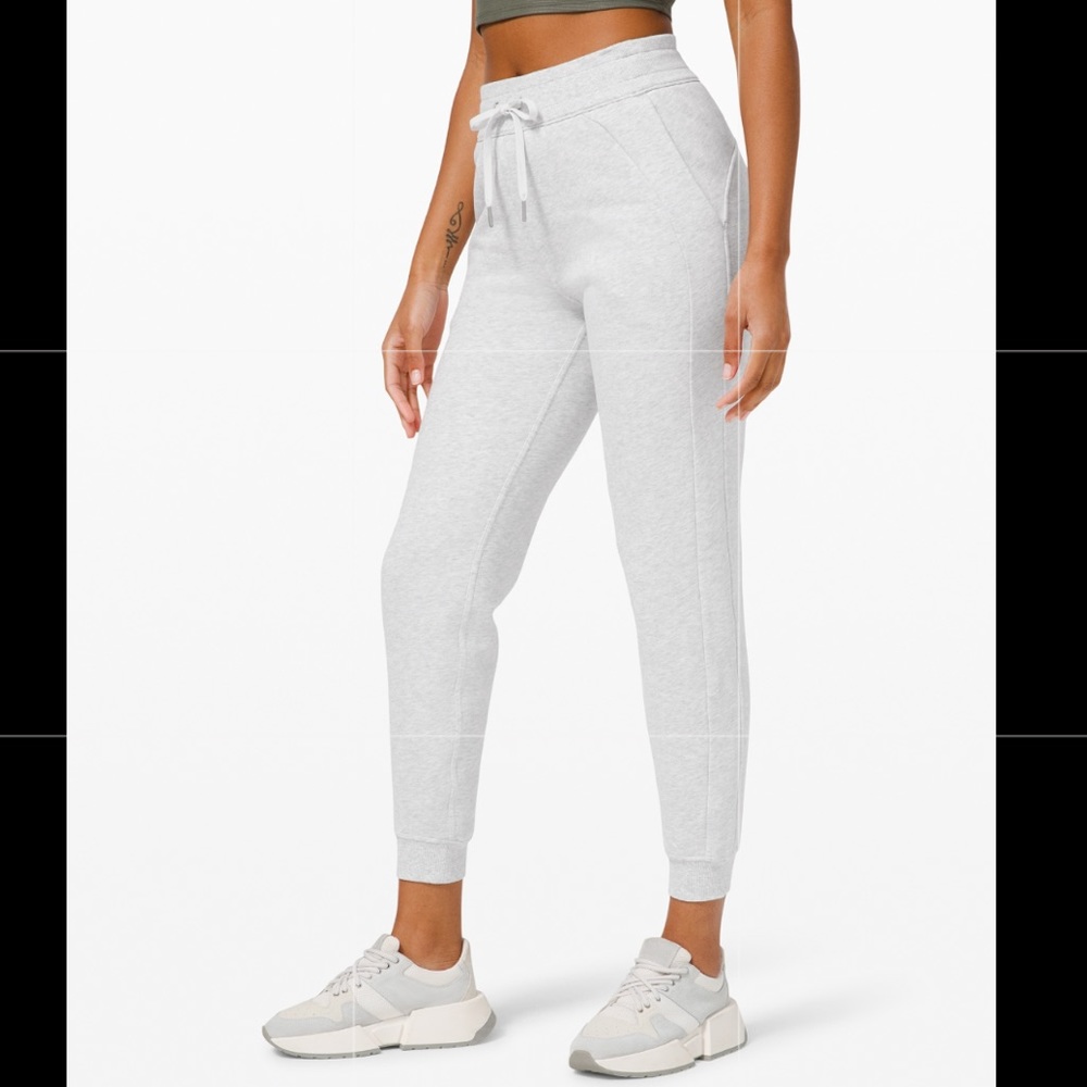 Lululemon Scuba Joggers - Picture 1 of 9
